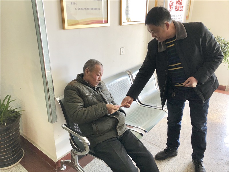 佛山润泽春节前慰问困难群众